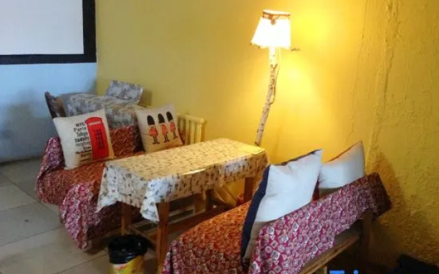 Yilu Xiangdong Youth Hostel