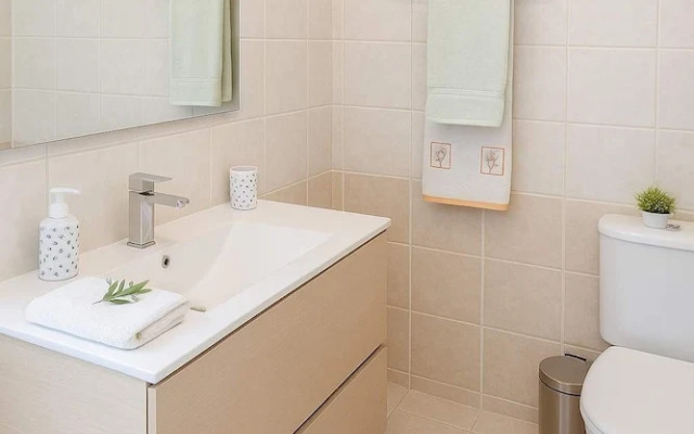 Stella Peaceful Beach Getaway 100m to Shore