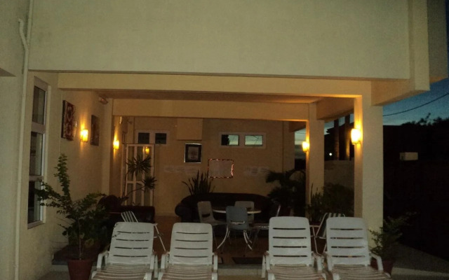 Monalysa St. Honore Apartment & Studio