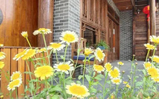 Zhangjiajie Wuling Spring Inn (72 Qilou Scenic Area)