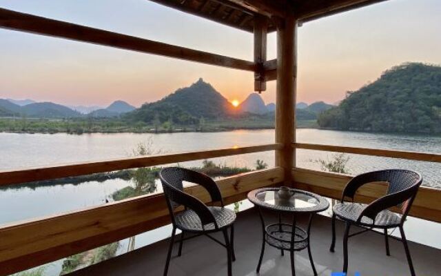 Puzhe hei Yunlu Lake View B & B