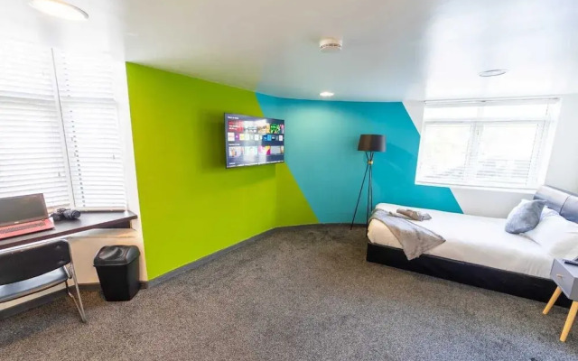 100 Dale Road Studios in Guest House