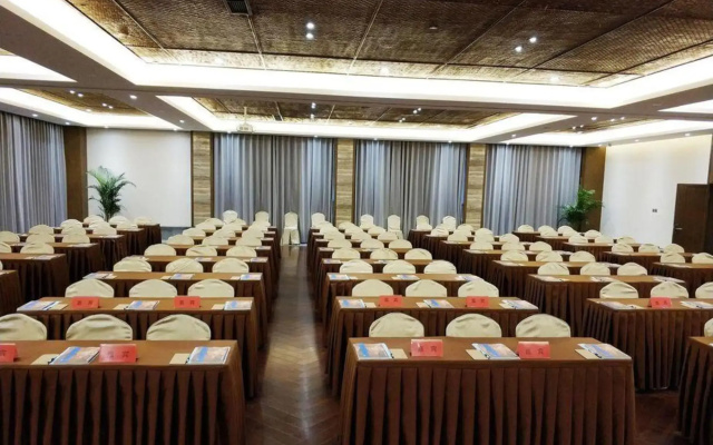 Laoshan Academy hotel