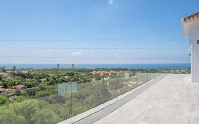 Sunrise Villa Marbella by Lodgerstrip
