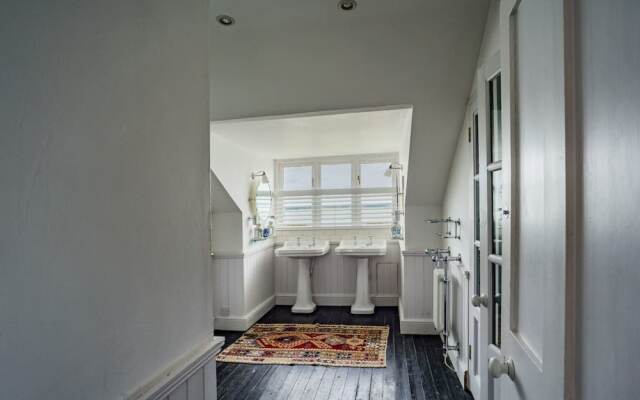 Captain's House / 9-bed Home on Osea Island, Essex