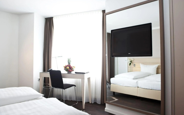 Manhattan Hotel