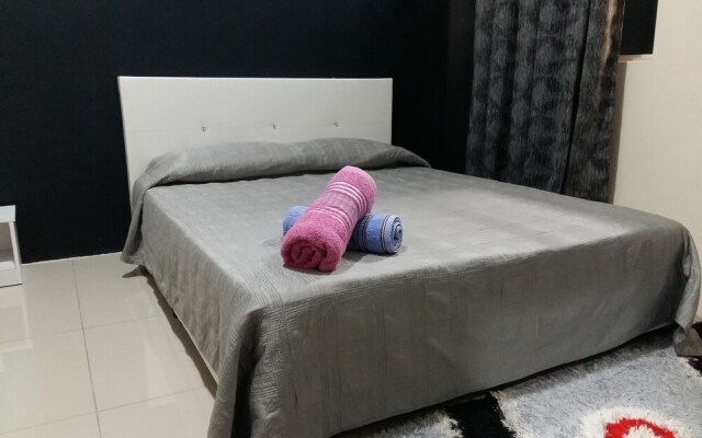 Rest Inn Mutiara at Homestay Gemas