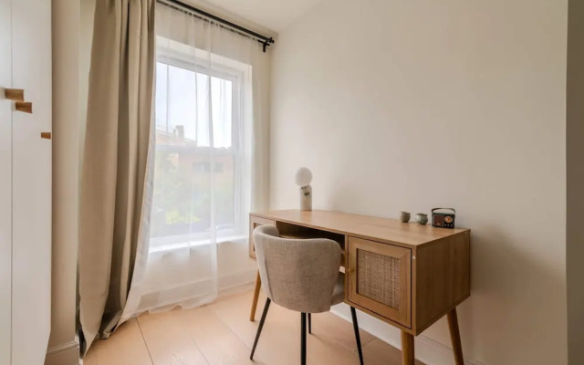 Beautiful 2 Bed, 2 Bath Abode In Dulwich