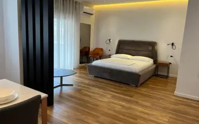 Skanderbeg Square Deluxe 1