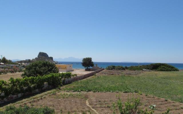 Agios Stefanos Studios & Apartments