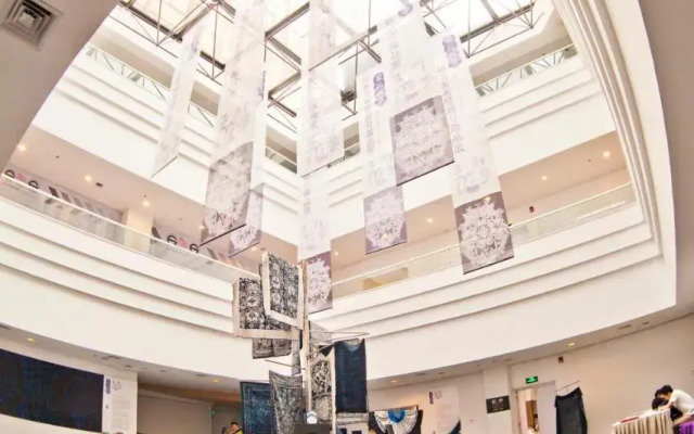 Miracle Plaza