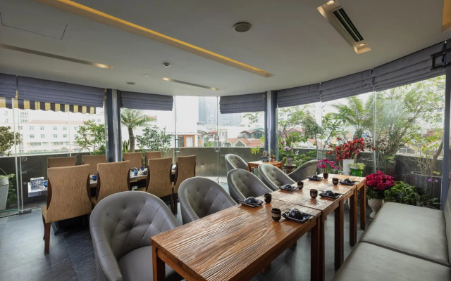 Halo Hanoi Hotel