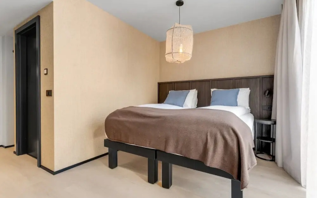 Strand Hotel Apartments