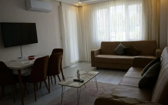 Lovely 2 Rooms Apartment With Pool and Air Con