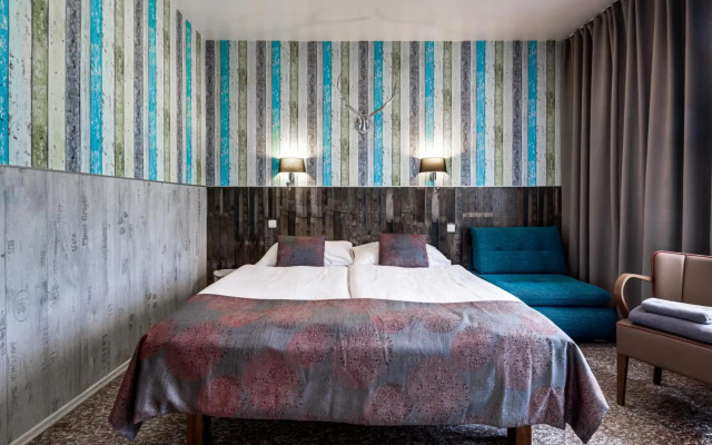 Royal Court Hotel