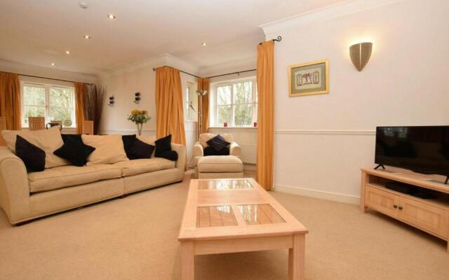 Luxury top floor 2BD Apartment Apsley