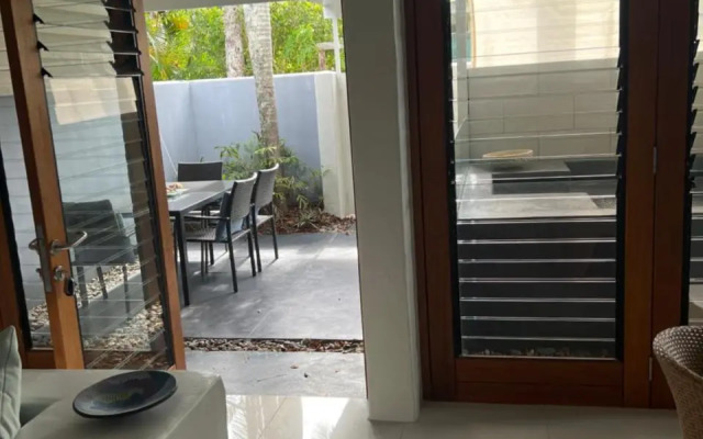Beachside Apartment 1 with plunge pool