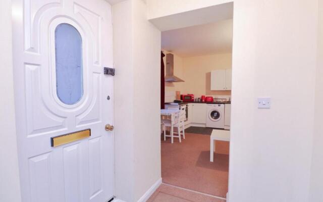 Cosy 2BD Flat Lincoln City Centre Sleeps 3