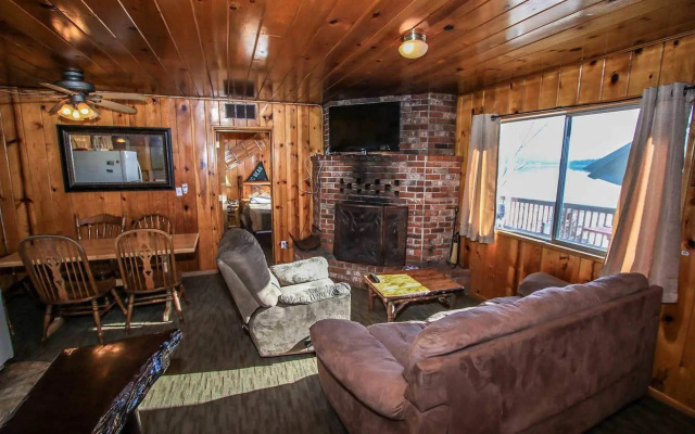 Shore Acres Lodge