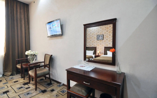 Margo Palace Hostel