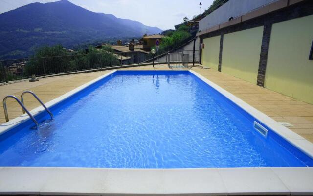 Appartamento con vista sul lago di Iseo e piscina