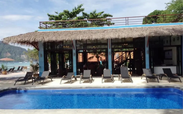 Phi Phi Long Beach Bungalow