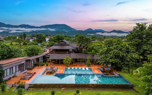Lisha Grand Hotel C Vangvieng