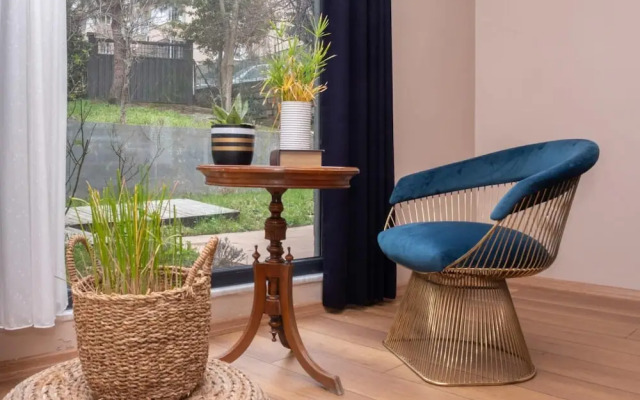 Peaceful Detached House With Garden in Besiktas