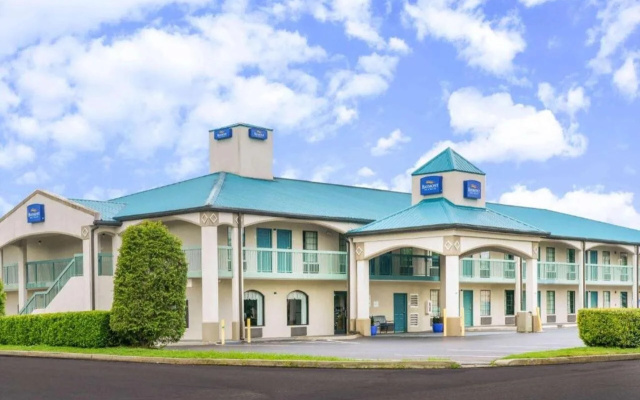 Baymont Inn And Suites Gallatin