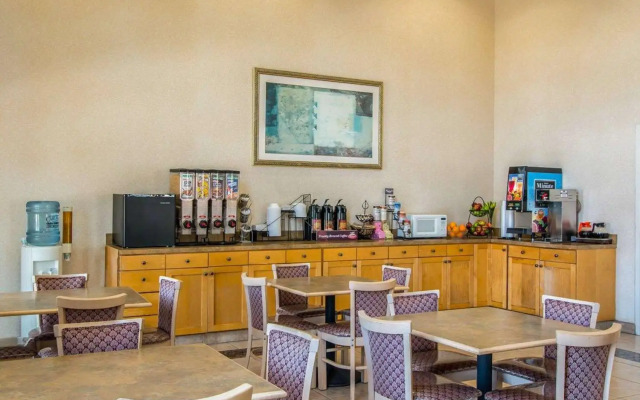 Motel 6 Oceanside, CA Marina / Camp Pendleton