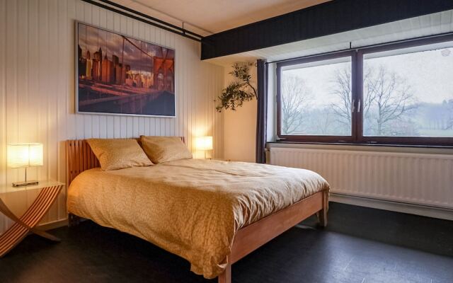 Cosy Chalet in Géromont with Garden and Barbecue