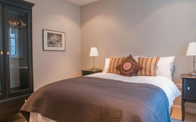 Flat 1, 32 Newcomen Road