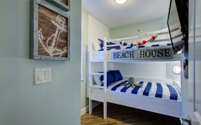 Azure 519 3 Bedroom Condo