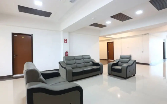 OYO 89888 Dz Residence Guest House