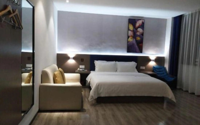 7 Days Premium Hotel (Longnan Changjiang Avenue)
