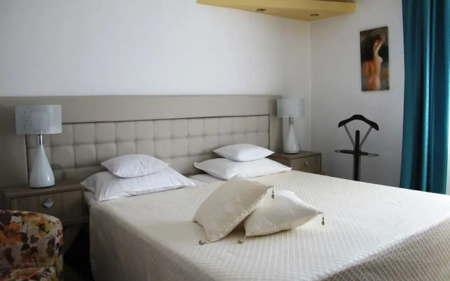 Hilde's Residence - Guest House