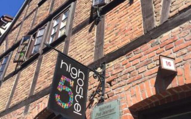 High 5 Hostel