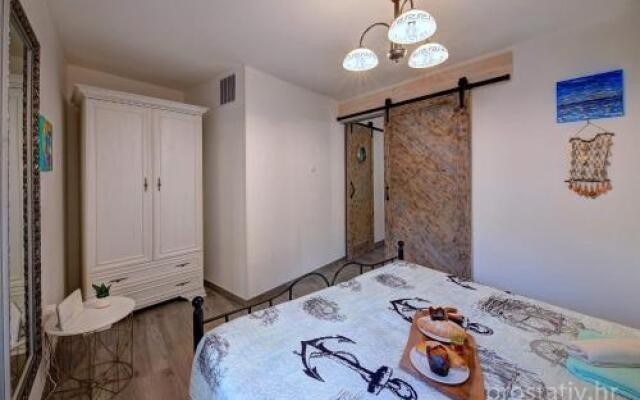 Studio Apartman Frankopan