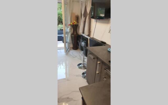 Studio Entre Vallee Colline Et Soleil Marseillais