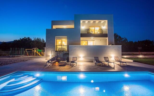 Villa Marijeta exclusive 5 star villa with 50sqm private pool, 6 bedrooms and playroom