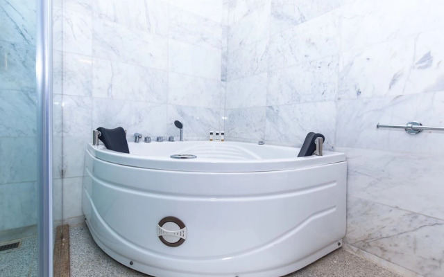 Joygate Hotel & Suites