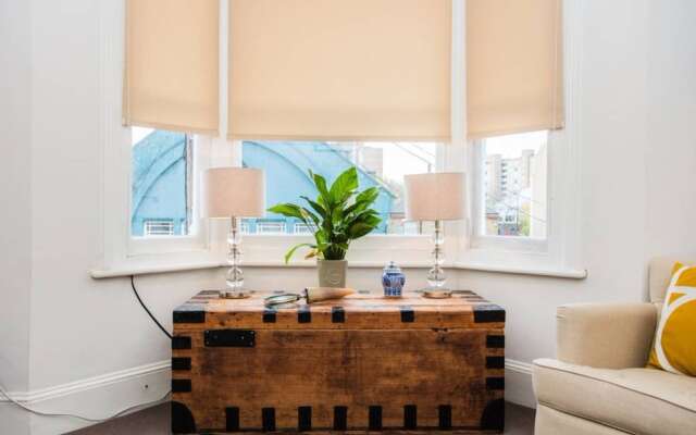 Flat in Battersea Accommodates 5