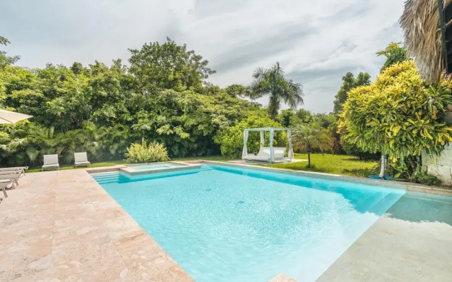 Mesmerizing Villa With Jacuzzi Maid in Cap Cana
