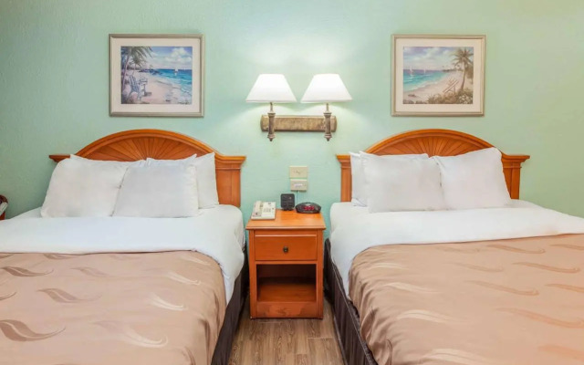 Beachside Hotel & Suites
