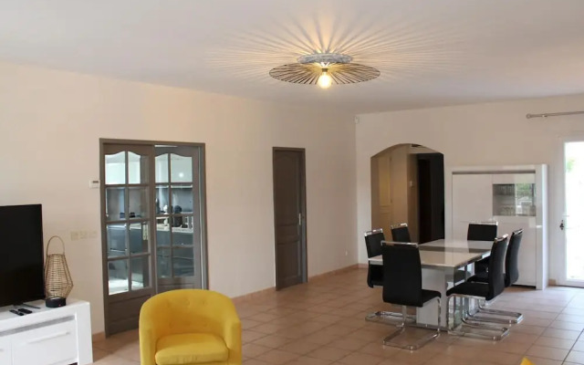 Luxe Villa With Pool in Lorgues