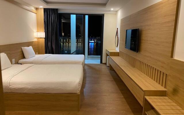 Luxe Hotel