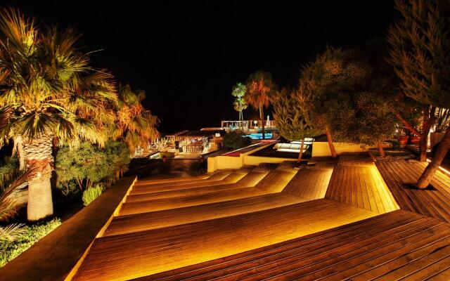 Ceshme Plus Hotel