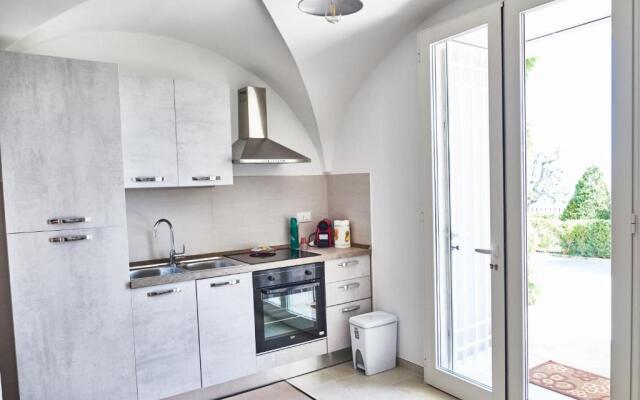 Equorum Prospectus 2 - OSTUNI CENTRO - Guest House