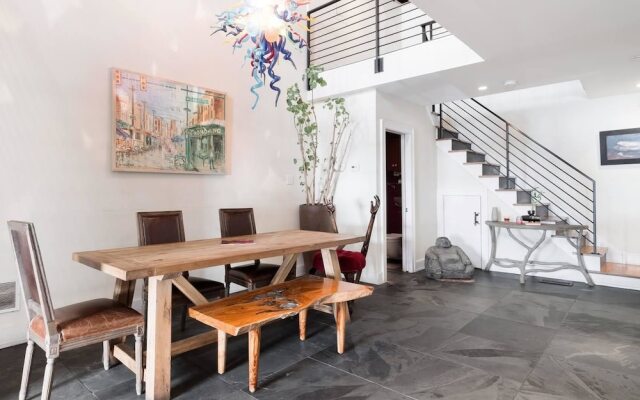 Million-dollar Celebrity Mansion in Old City