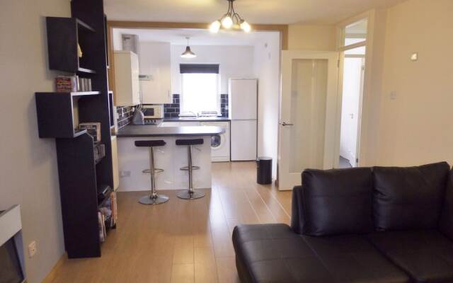 40 Salisbury Court Apartment